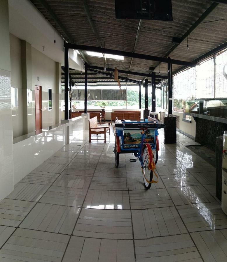Tirta Kencana Baturraden Buitenkant foto